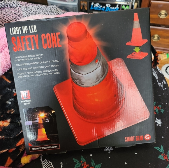 Light up LED safety cone - Picture 1 of 2